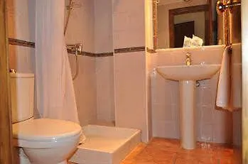 Hotel Morales *