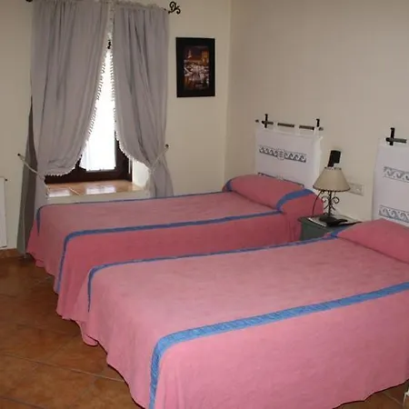 Morales Hotel *