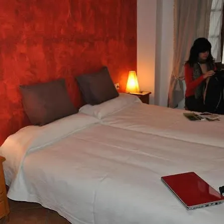 Morales Hotel *